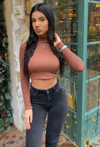 VIP call girls in Noida